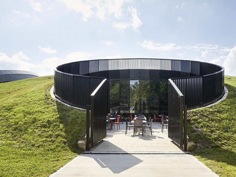 2023-finalist--green-roofing--lrl-roofing-solutions--jodrell-bank-discovery-centre.jpg